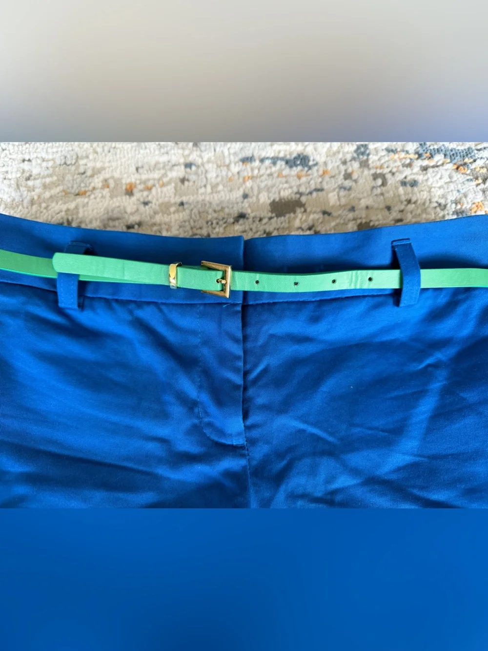LIKE NEW Express 99% Cotton Shorts with Green Belt, Size 0
